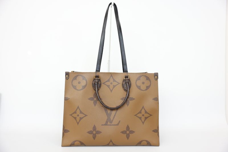 Louis Vuitton OnTheGo GM Tote Bag, Brown Monogram Giant and Reverse Monogram Canvas with Gold Hardware, Preowned in Dustbag WA001 Louis Vuitton OnTheGo GM Tote Bag, Brown Monogram Giant and Reverse Monogram Canvas with Gold Hardware, Preowned in Dustbag WA001