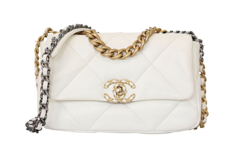 Chanel 19 Medium 22B Handbag, White Quilted Lambskin and Mixed Hardware, Preowned in Dustbag WA001