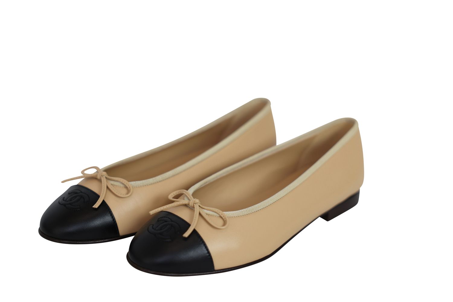 Chanel CC Ballet Flat Shoes, Beige and Black Lambskin, Size 38.5, New in Box WA001