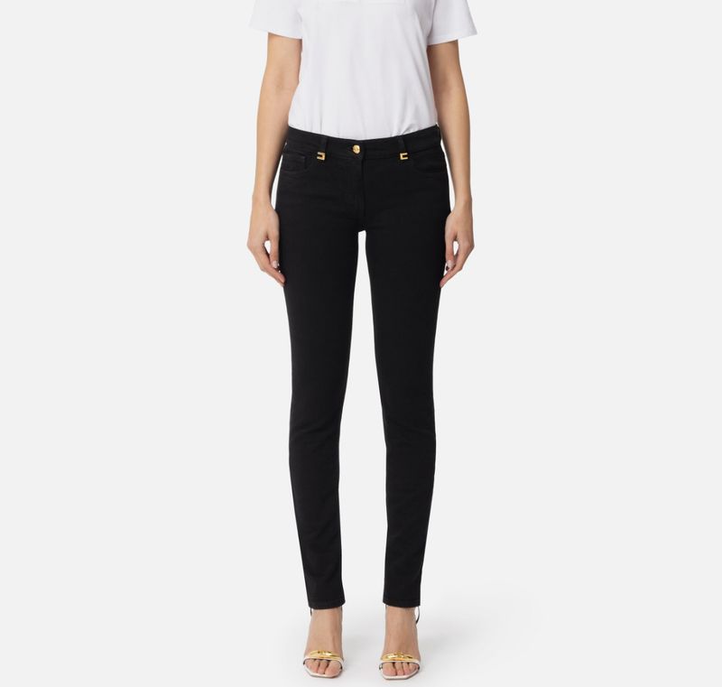 Jeans in cotone tinto con dettagli logo