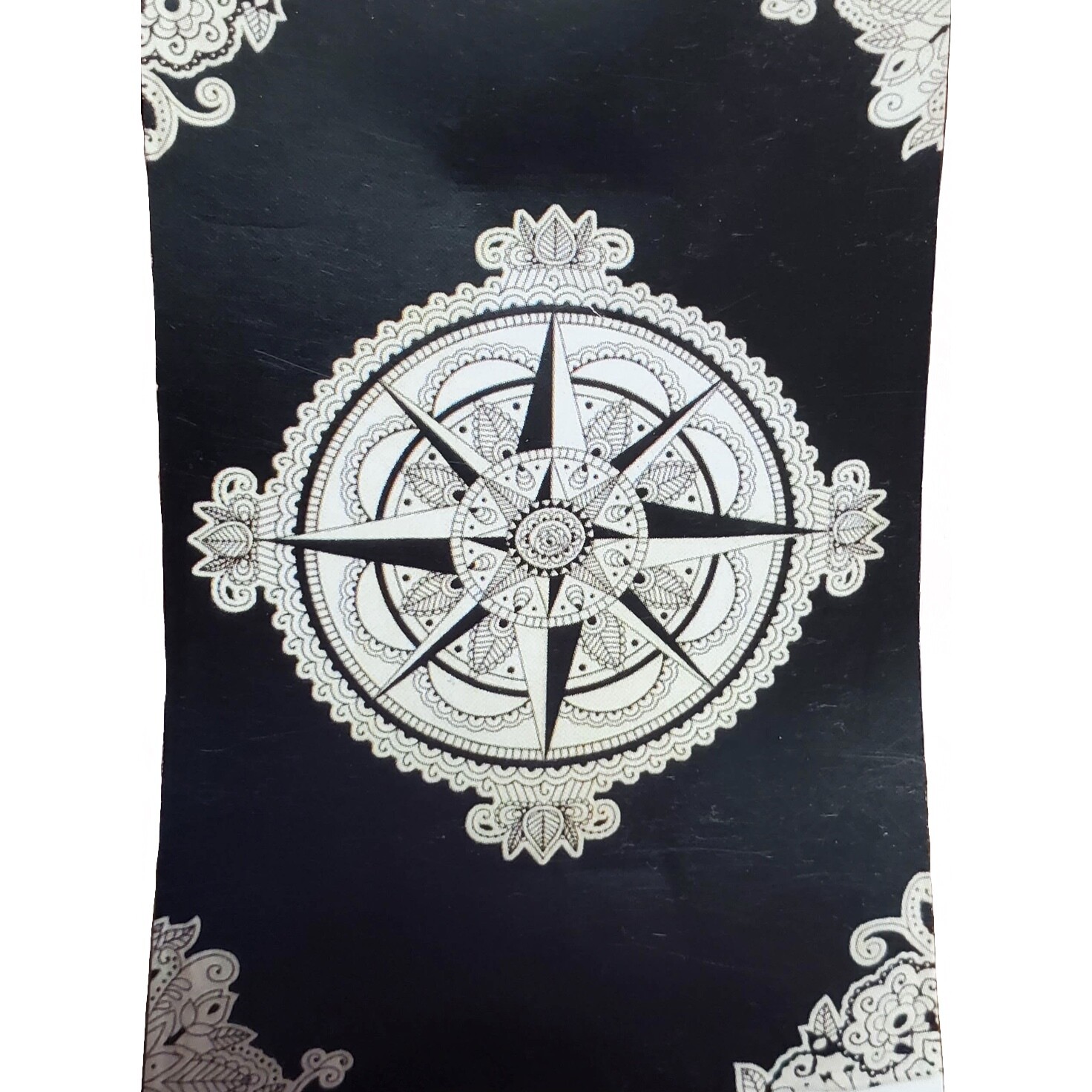 BLK/WHT COMPASS TAPESTRY
