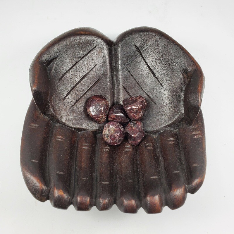 GARNET TUMBLED STONE