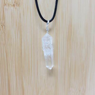 QUARTZ WIRE WRAP NECKLACE