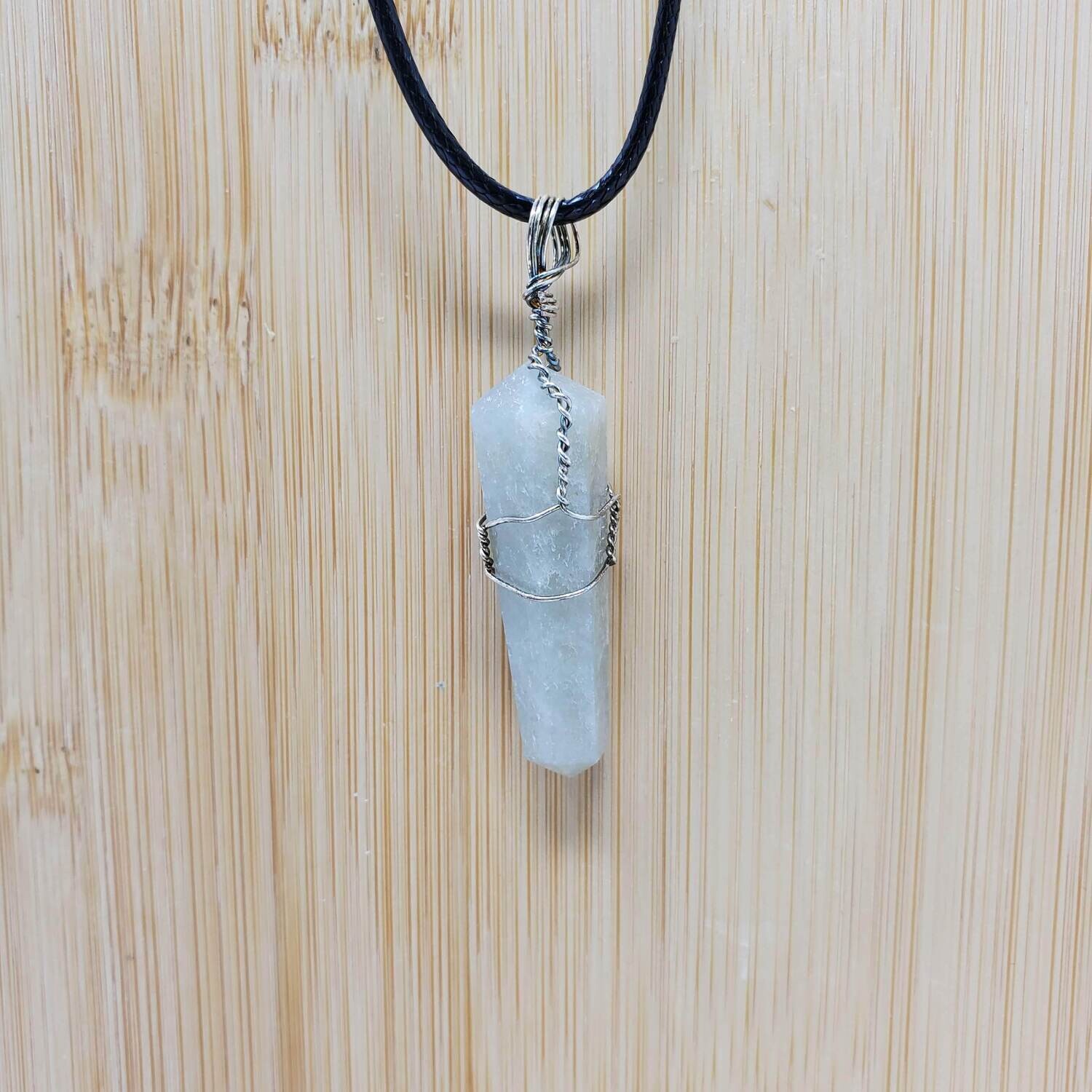 GREEN AVENTURINE WIRE WRAP NECKLACE