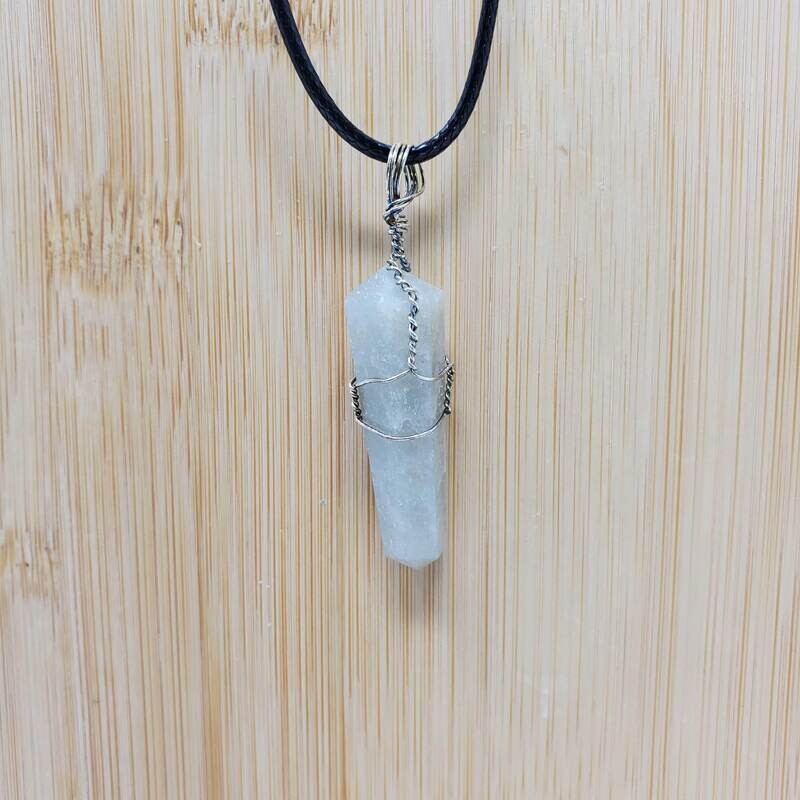 GREEN AVENTURINE WIRE WRAP NECKLACE