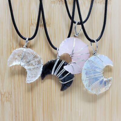 MOON WIRE WRAP NECKLACE