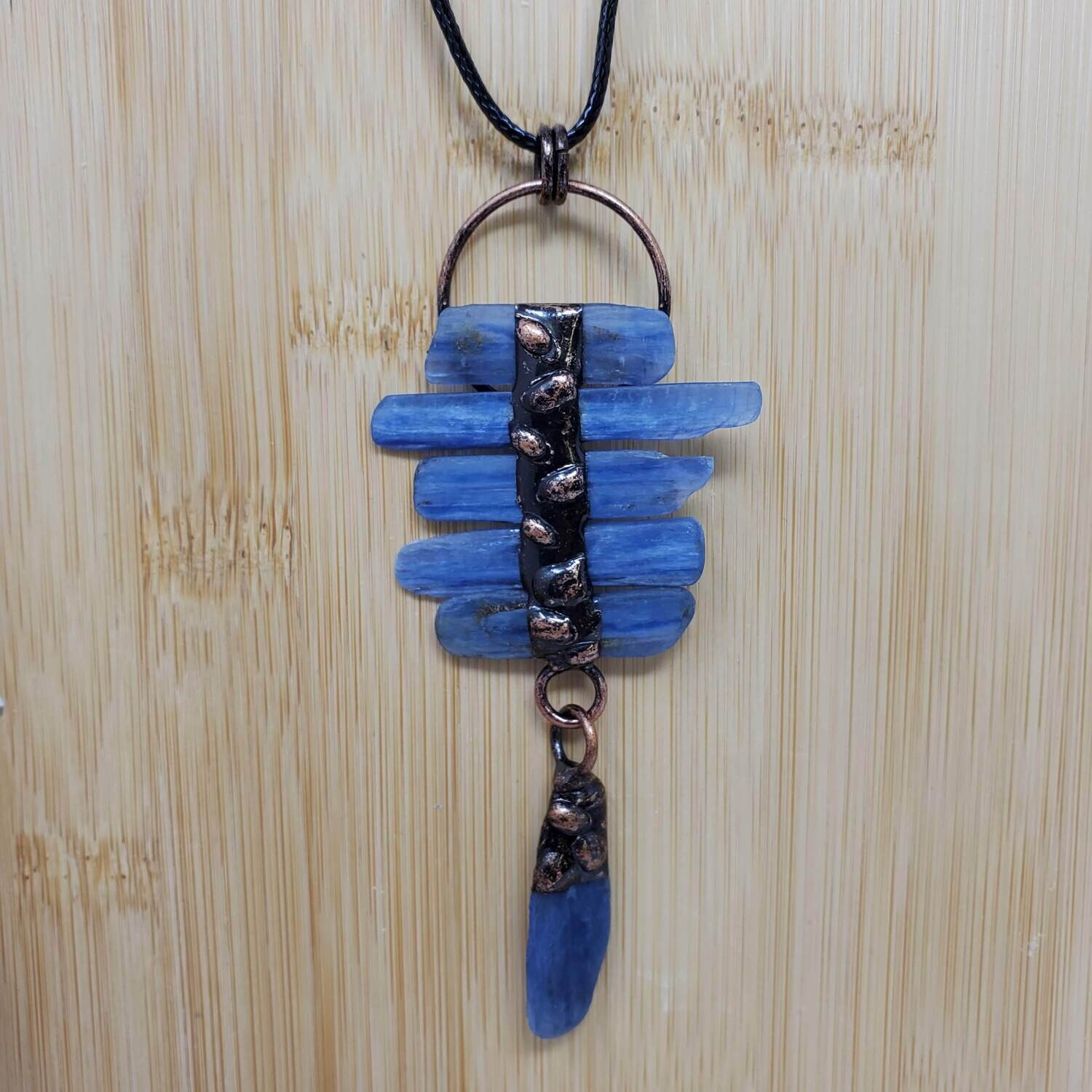 KYANITE RIBS ORNATE NECKLACE