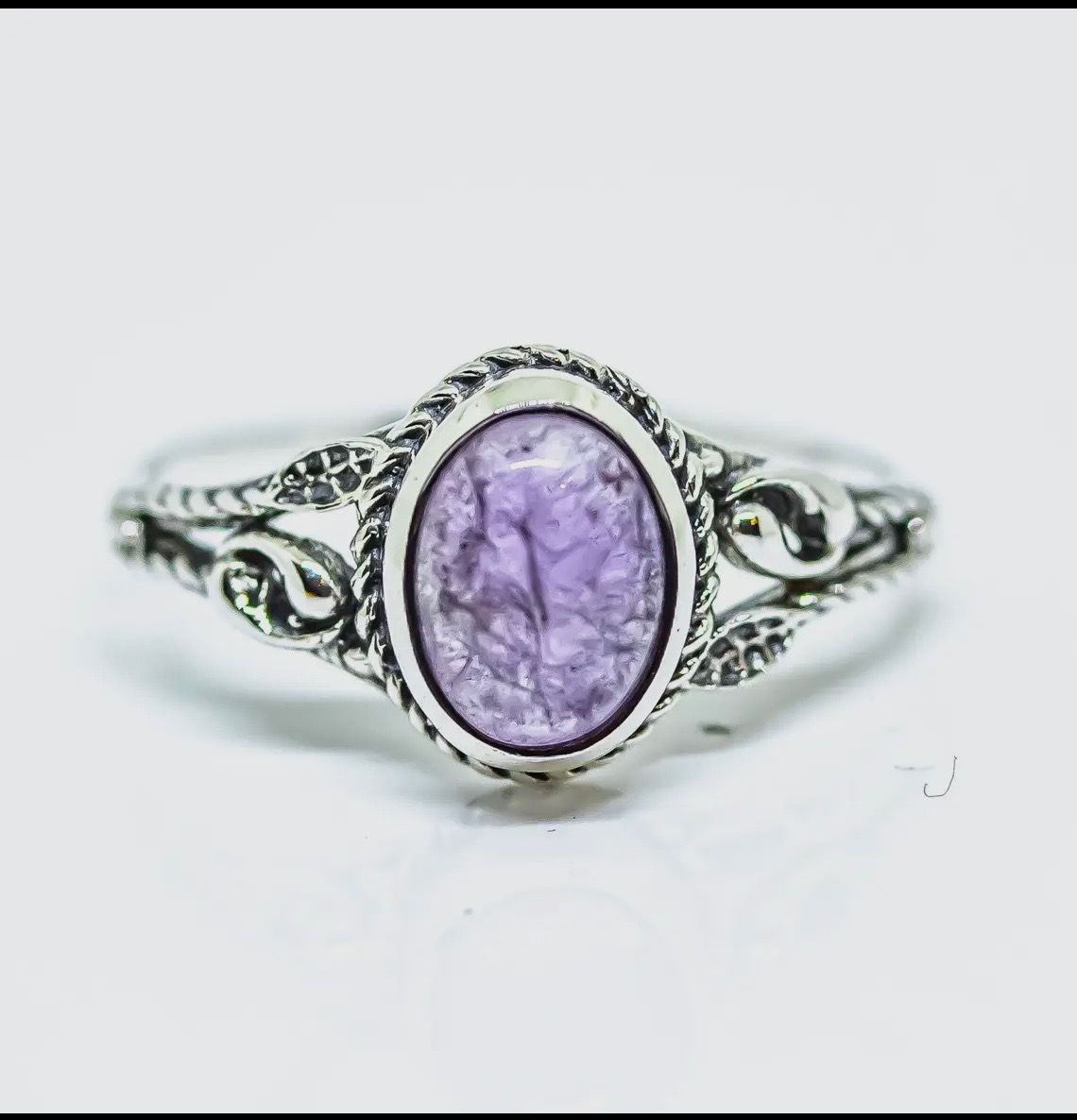 925 AMETHYST LEAF SCROLL RING