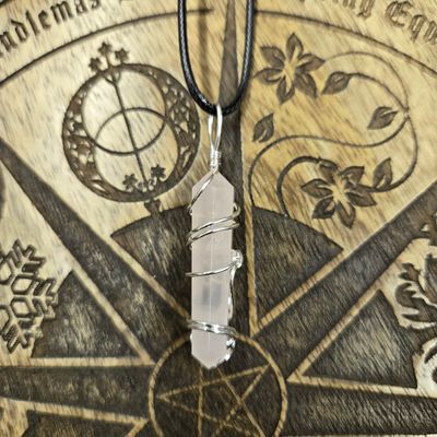 ORNATE WIRE WRAP ROSE QUARTZ POINT NECKLACE