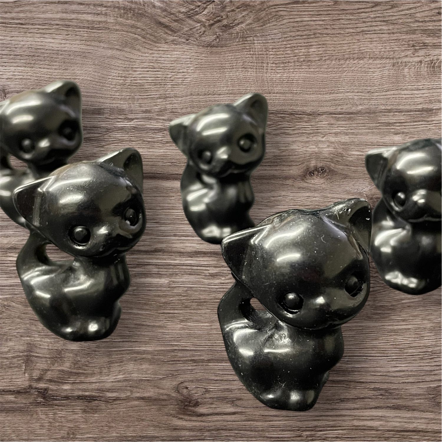 BLACK OBSIDIAN CAT CARVING