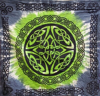 Mystical altar cloth for tarot readings and spiritual rituals featuring sacred Celtic knot pattern