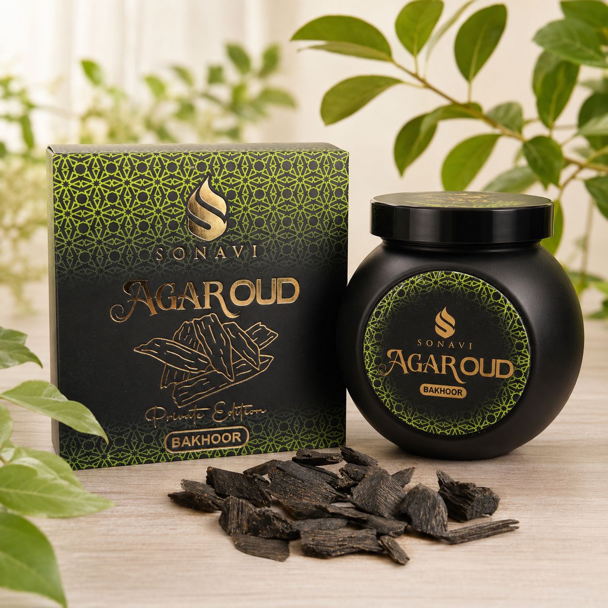 Sonavi Agar Oud Bakhoor 40g jar with dark incense chips displayed beside the matching box.