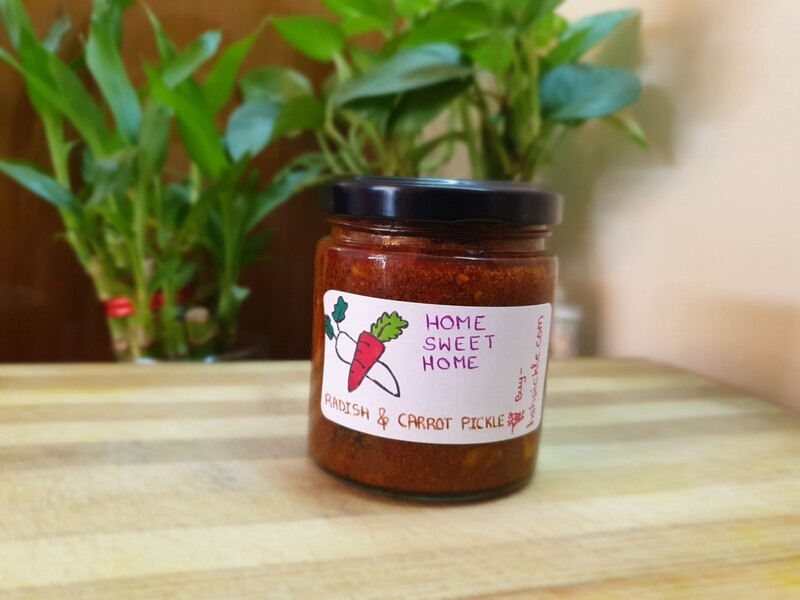 Gajar Mooli / Radish &amp; Carrot Pickle