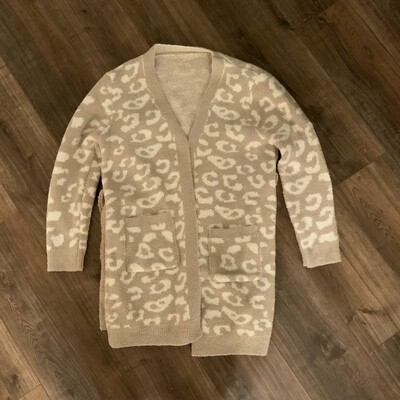 Beige Cheetah Print Fuzzy Robe