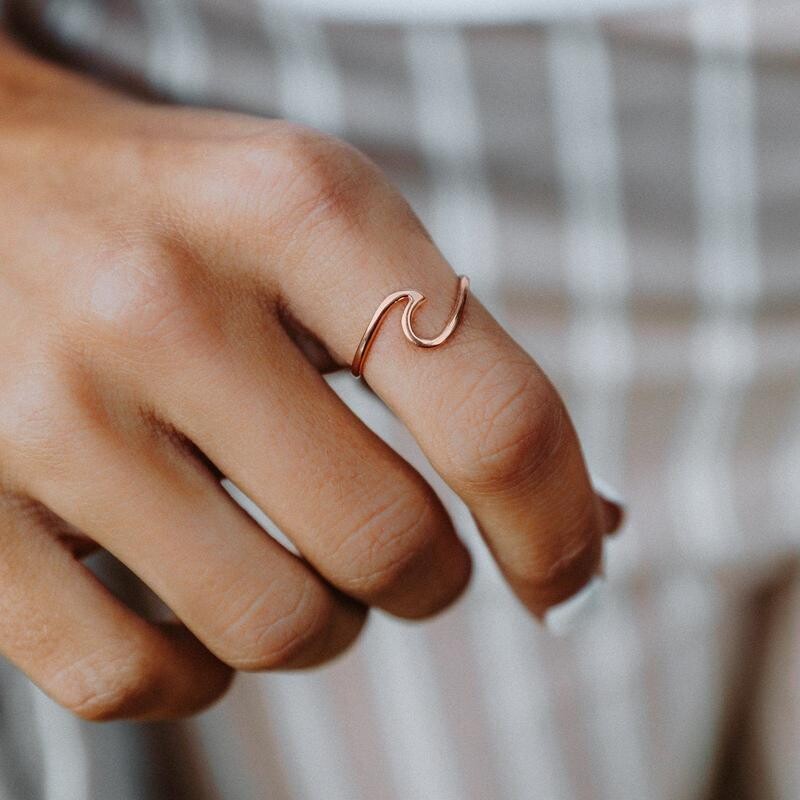 Pura Vida Wave Ring | Rose Gold or Silver