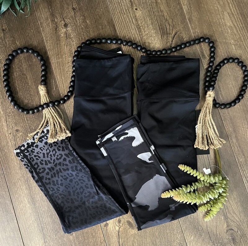 Camo Tip Ombre Capri Leggings