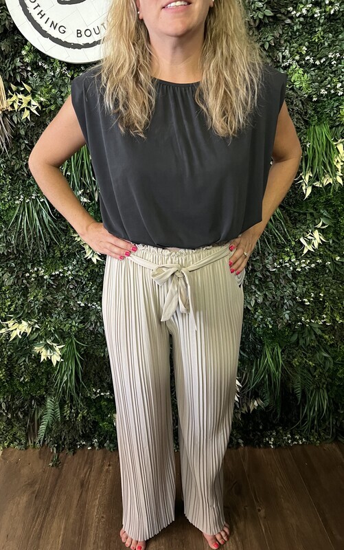 Padded Shoulder Bubble Crop Top