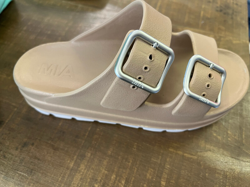 Santi Sandal