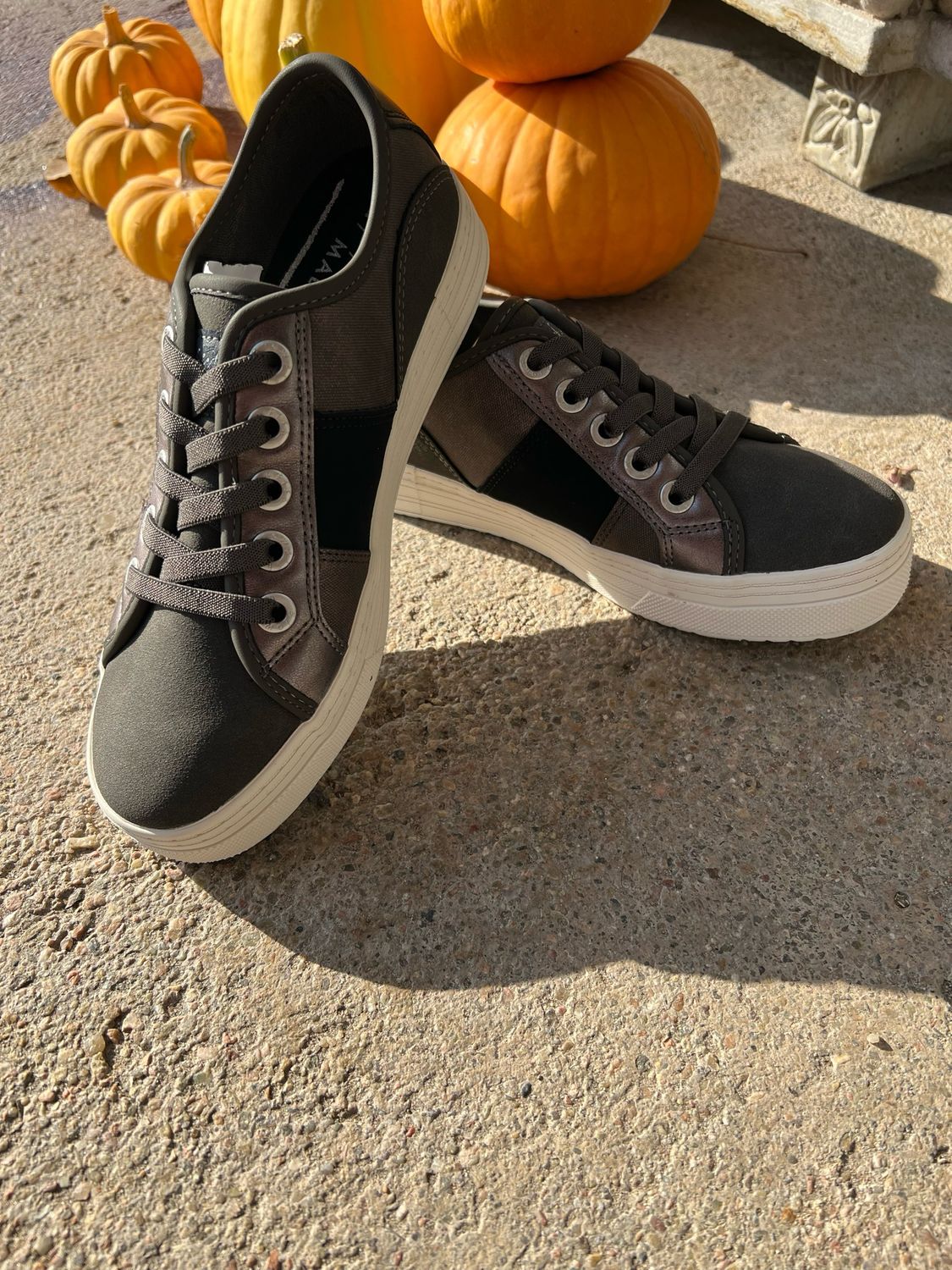 Super Smile Sneaker