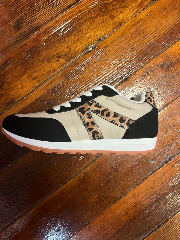 Joel Sneaker