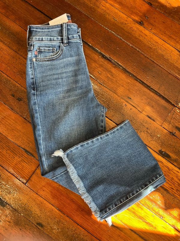 HW Bootcut Double Button WB &amp; Fray Hem