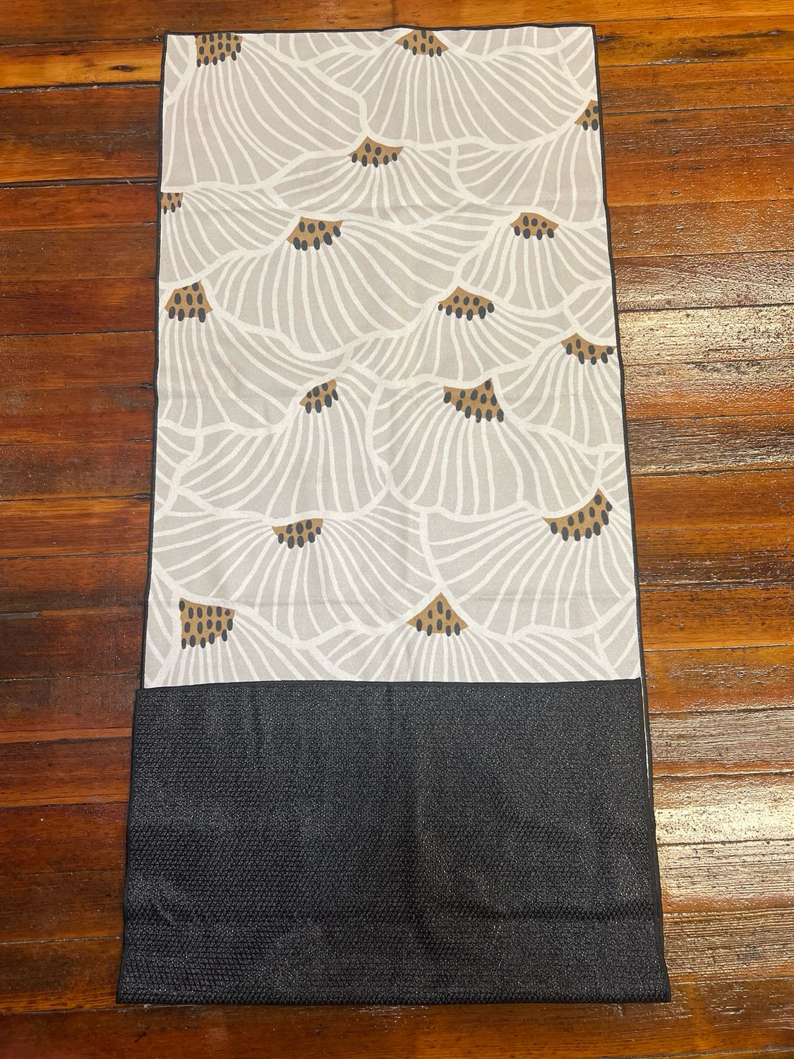 GEOMETRY Yoga Towel