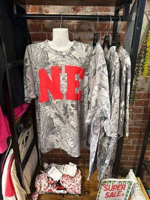 Camo Puff NE Tee