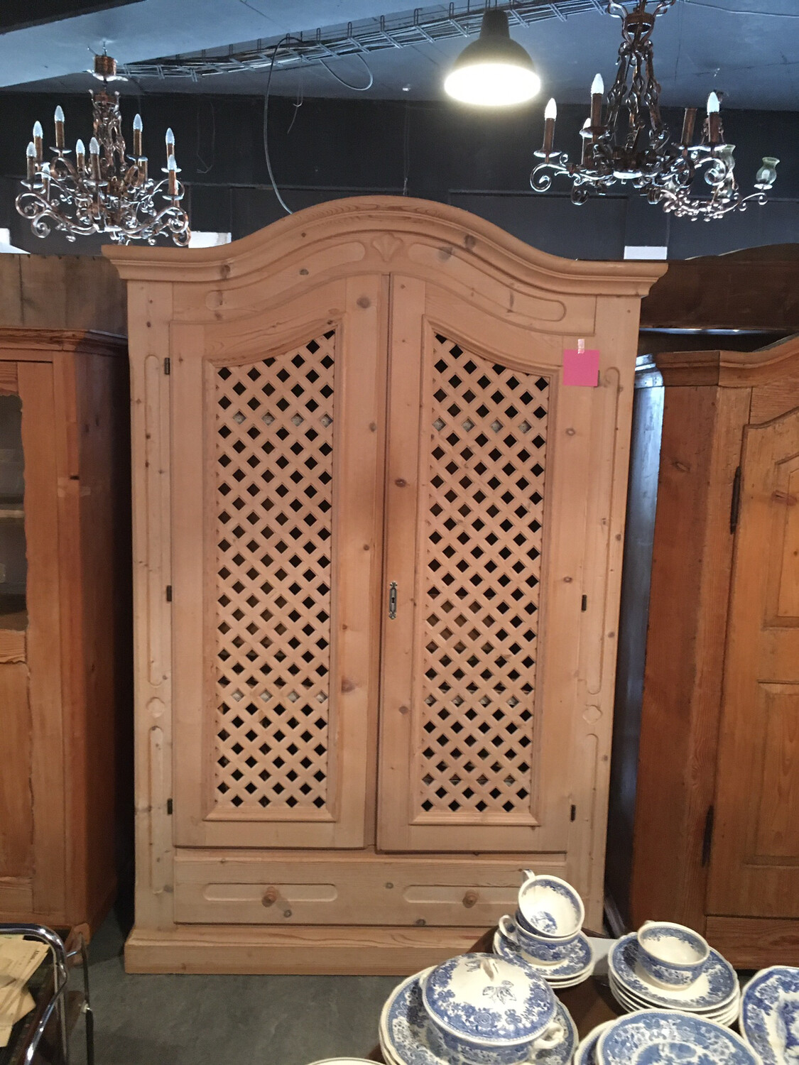 Wäscheschrank/ HiFi Ausschnitte