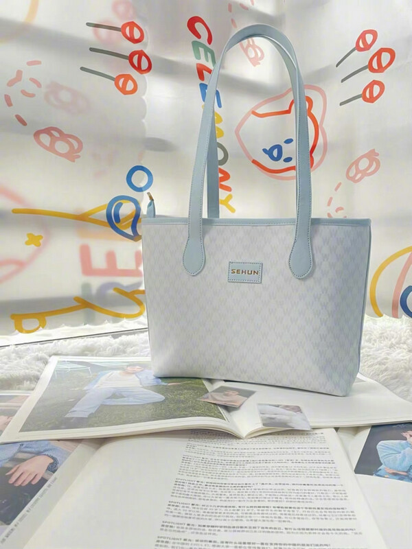 Sehun Bar Tote bag