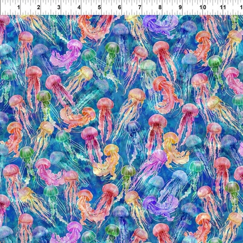 Patchworkstoff Patchworkstoff "Calypso II Jellys" mit Watercolor-Effekt, Quallen, blau, Jason Yenter, 19,80 €/m