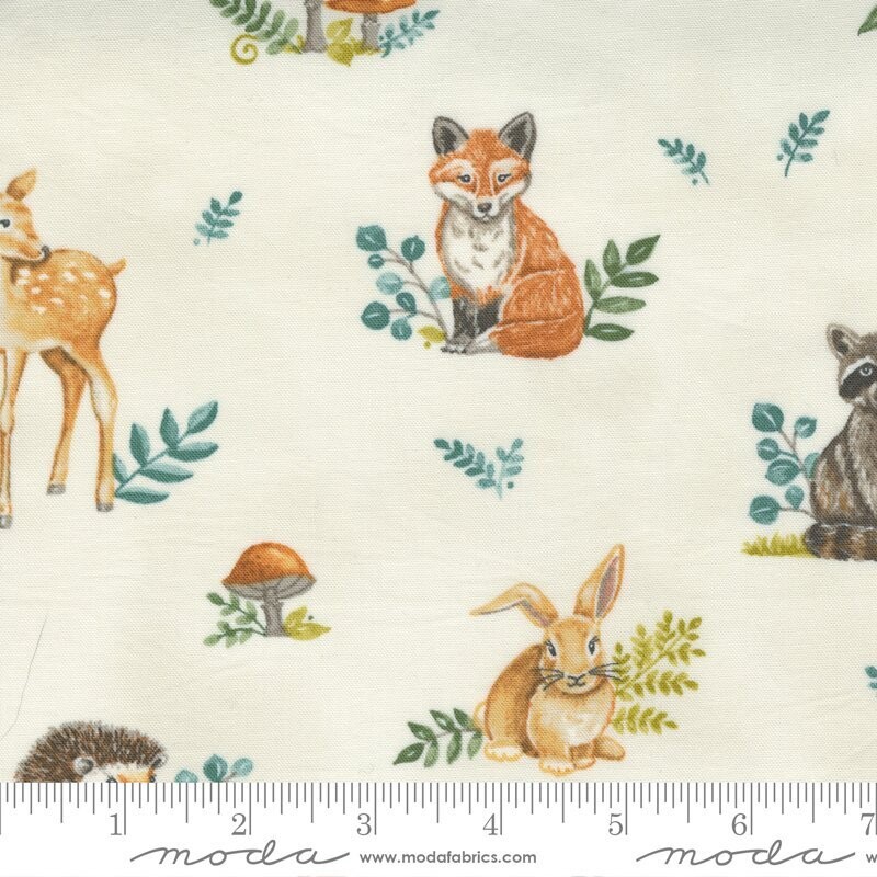 Patchworkstoff "Effie's Woods cloud", Waldtiere, naturweiß, 19,80 €/m*