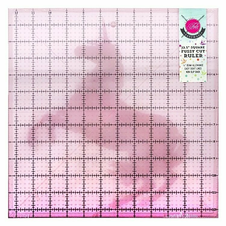 Tula Pink 12,5 inch Square Template with Unicorn, Lineal mit Einhorn Tula Pink 12,5 inch Square Template with Unicorn, Lineal mit Einhorn