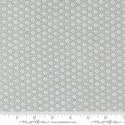 Patchworkstoff "Honeycomb Blenders Honeycomb", Honey And Lavender Dove Grey, Bienenwaben, grau, 21,50 €/m