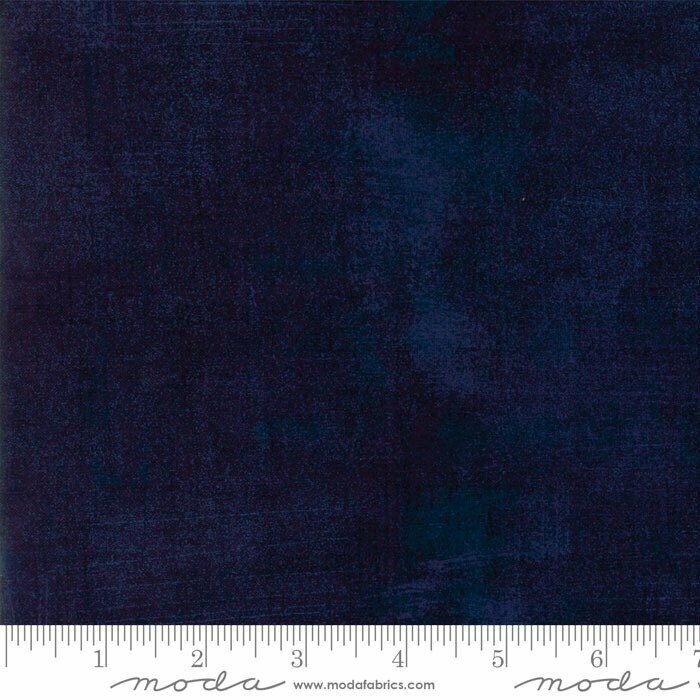REST 40cm, Patchworkstoff REST 40cm, Patchworkstoff "Moda Grunge Peacoat" mit Schraffierungen, dunkelblau-blau-lila meliert, 18,75 €/m*