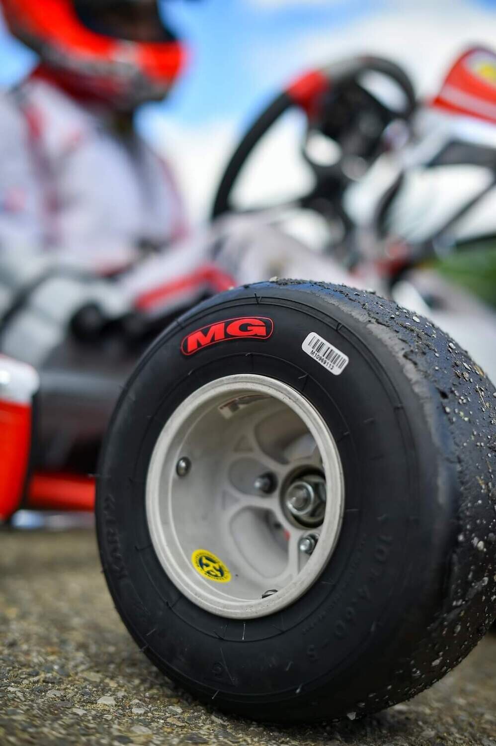 AMV Lynx Magnesium Kart Wheel w/ OXiTECH AMV Lynx Magnesium Kart Wheel w/ OXiTECH