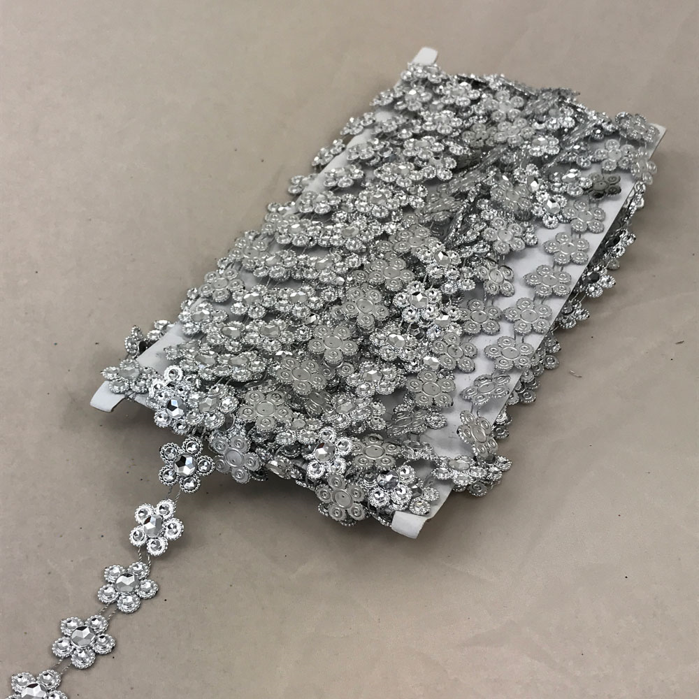 Daisy trimming bling 16mm, 10 yards
