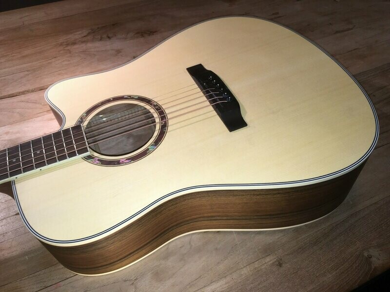 Bullfighter D4119NM acoustic western guitar, dreadnought shape    Order Code: BUL10009100