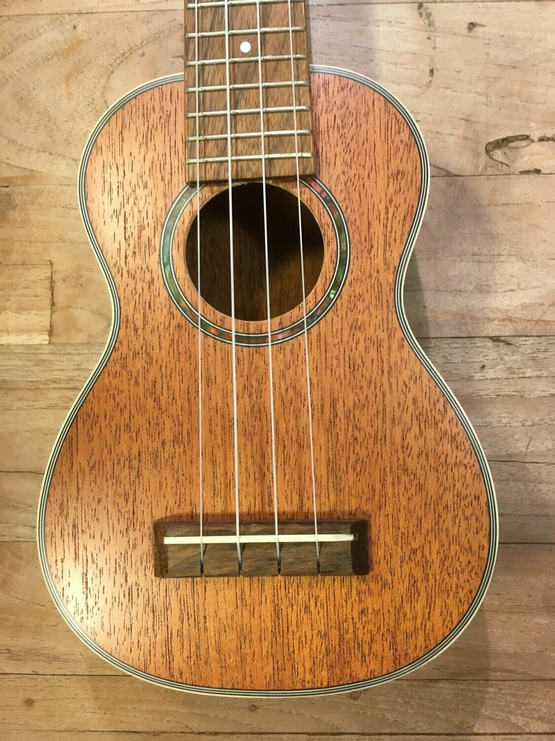 Fino UK205S soprano ukulele mahogany. Order Code: FIN10004000
