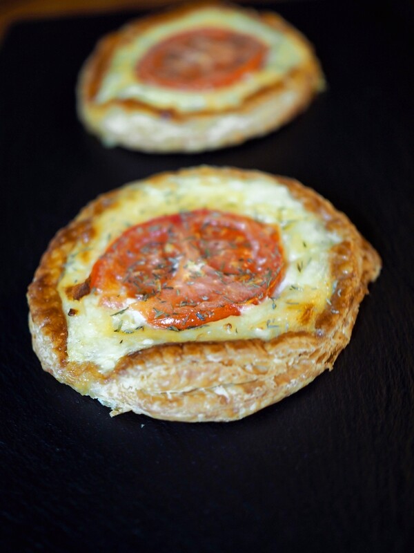 Kodujuustu-parmesani pirukas