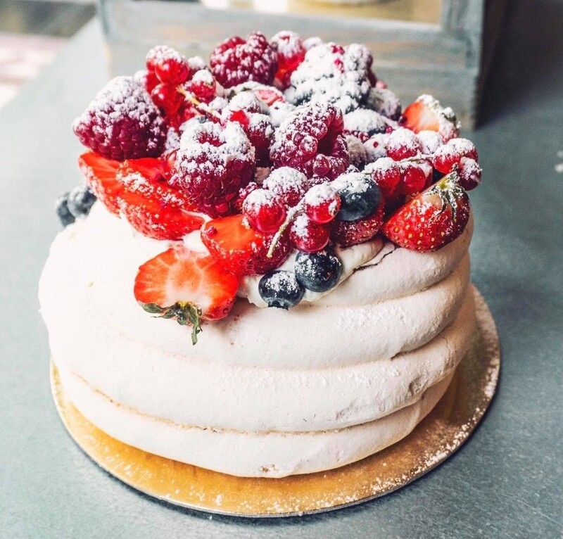 Pavlova tort