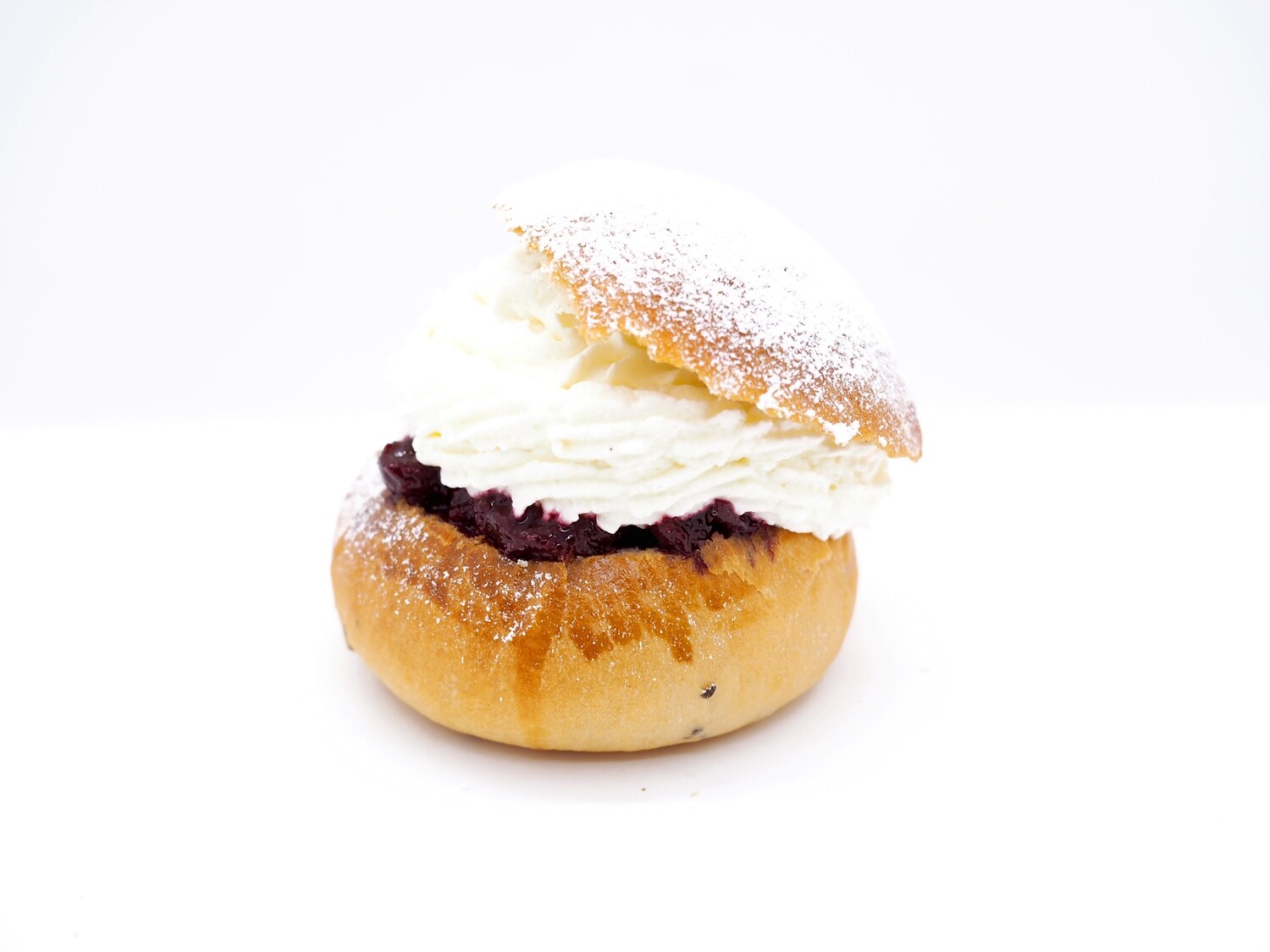 Vastlakukkel Levieri kirsimoosiga