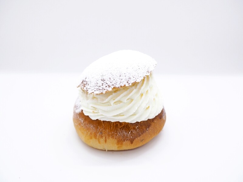 Vastlakukkel vahukoorega