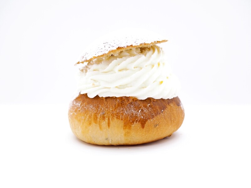 Vastlakukkel laktoosivaba vahukoorega. Tellimine ainult vastlapäevaks!