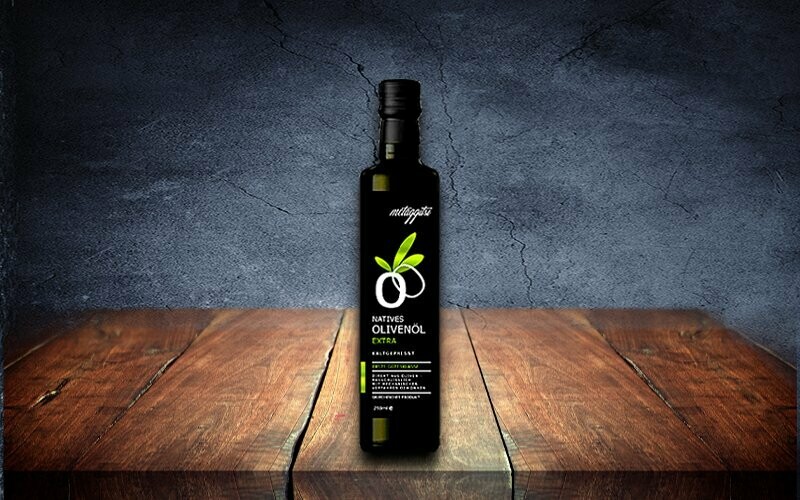 Natives Olivenöl extra 
"Premium" 
250 ml Flasche