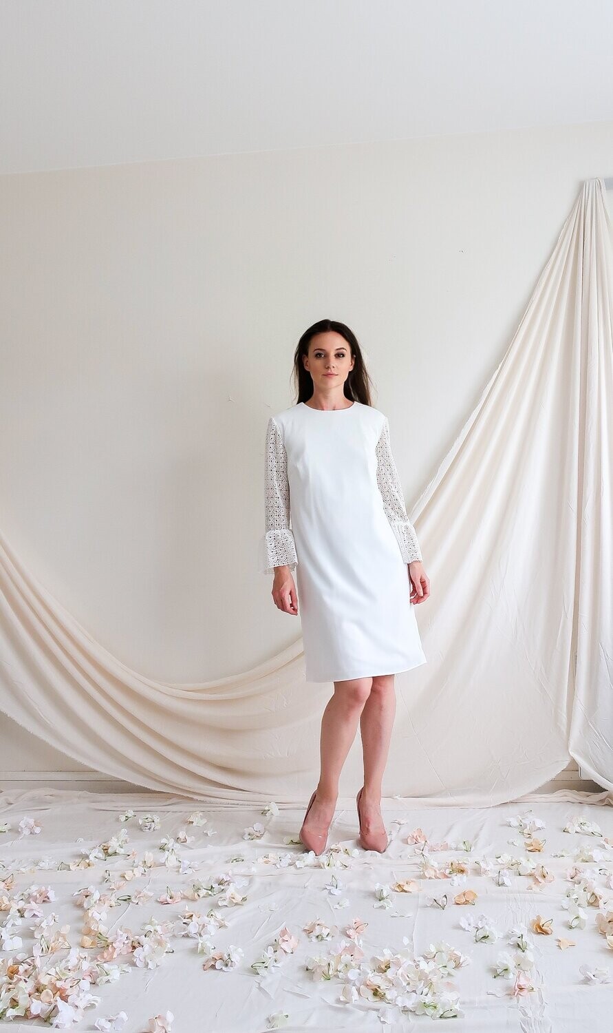 Robe de Mariée Courte Anouck T38 en Dentelle – Élégance Minimaliste pour Mariage Civil
