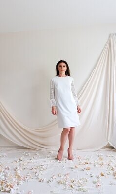 Robe de Mariée Courte Anouck T38 en Dentelle – Élégance Minimaliste pour Mariage Civil