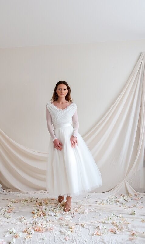Robe de Mariée Mi-Longue en Résille Drapée et Jupe en Tulle - PAOLA