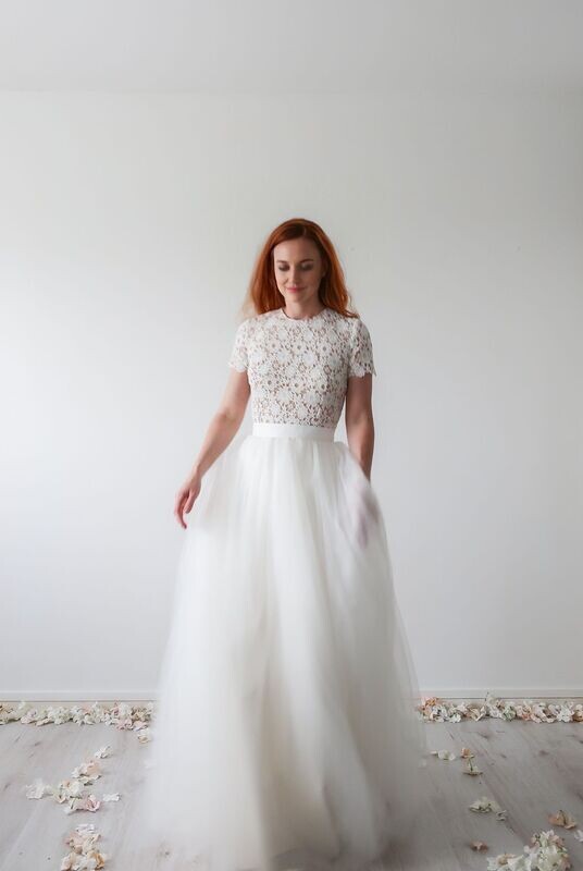 Robe de Mariée Longue BATIGNOLLES - Élégance en Dentelle et Tulle