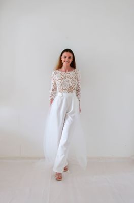 Ensemble élégant pour mariage avec traîne en tulle amovible Faith Cauvain