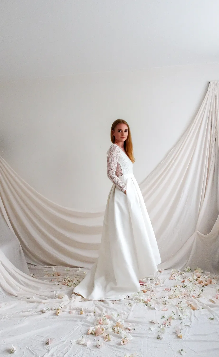 Robe de mariée DORIS avec poches  en dentelle élégante